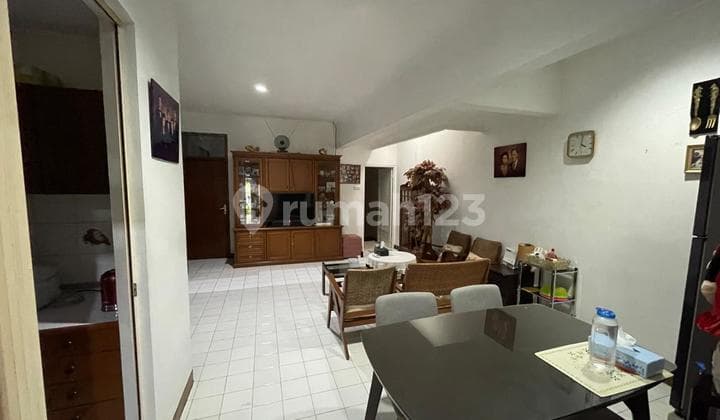 Rumah Mewah Puri Indah Lokasi Strategis Jakarta Barat