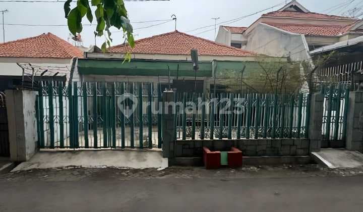 Rumah Strategis Nempel Tentrem Mall Gajahmada