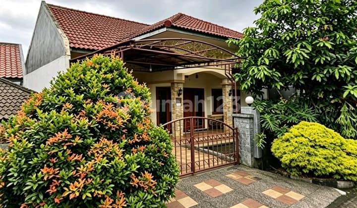 Ready-to-Occupy House in Mega Bukit Mas Banyumanik Cluster