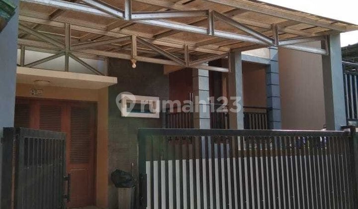 Rumah Bagus Siap Huni Bebas Banjir Strategis Dekat Bintaro Plaza