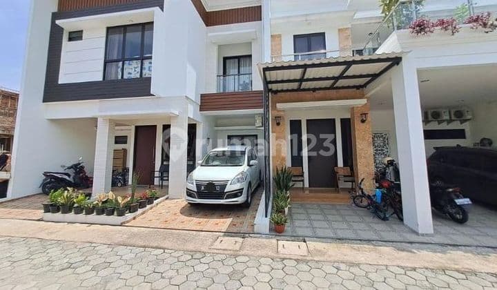 Rumah mewah Kualitas ok Harga Murah di duren sawit dalam Cluster