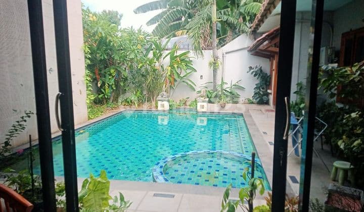 Rumah Duren Sawit Dngan Kolam Renang Tanah Luas Harga Bawah Pasar