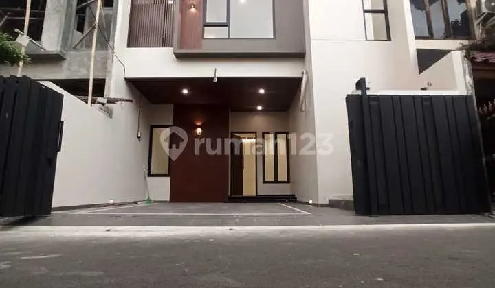 Cool Luxury House Next to Veldrome Pulo Asem Rawamangun Ready to Occupy