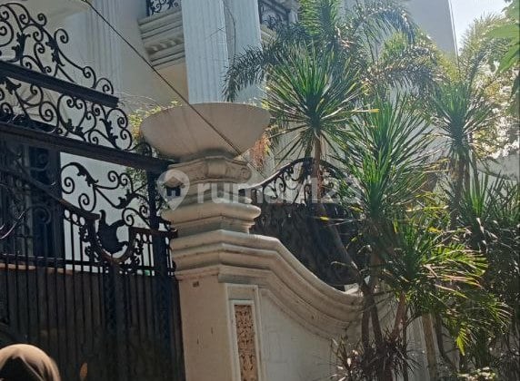 Rumah Mewah Plus Kolam Renang Dkt Mall Cempaka Mas Jakarta Pusat