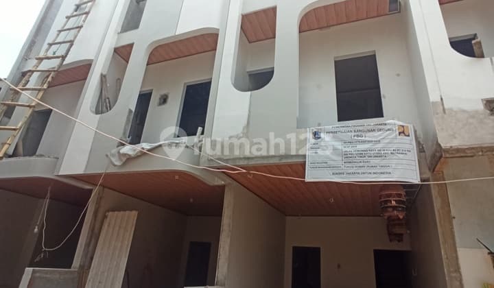 Rumah Cluster Free Ac Kitchenset Sangat Dkt Al-Azhar Rawamangun