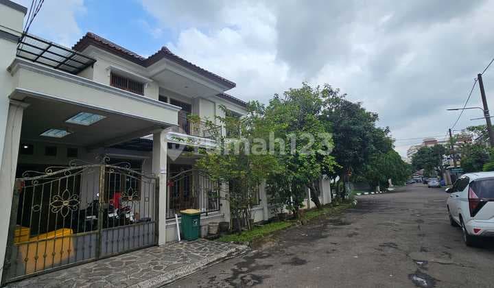 Dijual Rumah Hook Kavling Besar Sektor 1B Gading Serpong