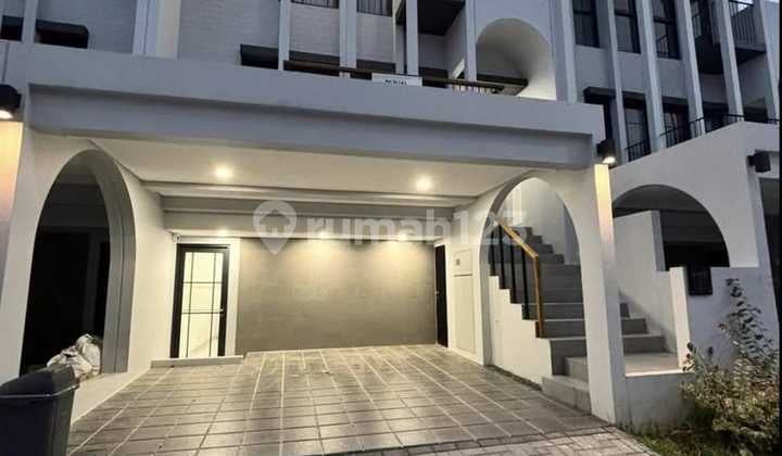 Rumah Modern 3 Lantai di BSD Disewakan - Cluster Aether