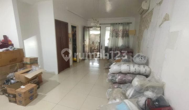 Rumah Gandeng di Green Lake City Tangerang 4 Lantai SHM