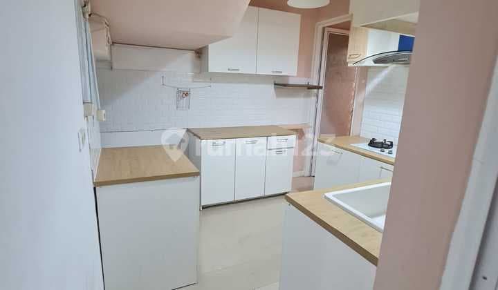 Rumah di Green Lake City Luas 10X18 2 Lantai SHM Ada AC 5 Unit