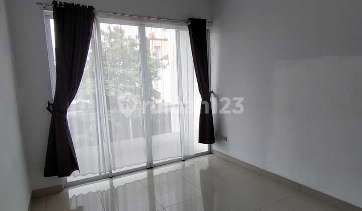 Rumah Di Green Lake City Luas 8x15 2 Lantai Berikut AC 4 Unit