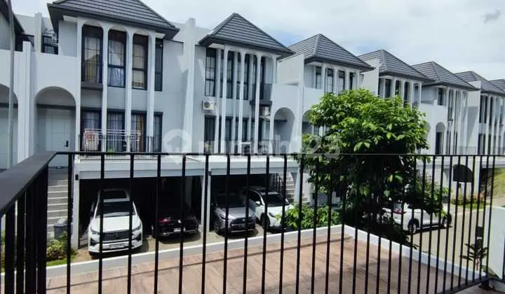 DISEWAKAN Aether BSD Rumah Mewah Brand New Rapi Siap Huni Semifurnish dengan AC dan kitchenset memiliki 3 fasilitas Clubhouse Greenwich