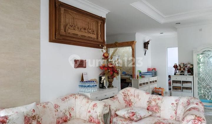 Dijual Rumah Cantik 3 Lantai Greenwich Park Cluster Sheffield 4,5M