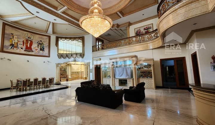 Luxury House For Sale In Solo Baru Near The Park Solo