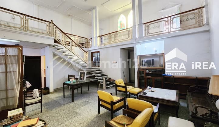 2-Story House for Sale in Solo Near Pasar Gedhe