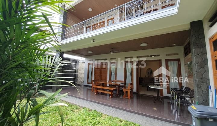 Rumah Mewah Solo Kota Dijual Dekat Sadion Sriwedari