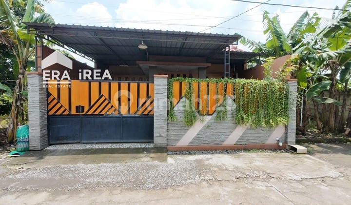 Ready to Occupy House for Sale in Karanganyar Near De Tjolomadoe