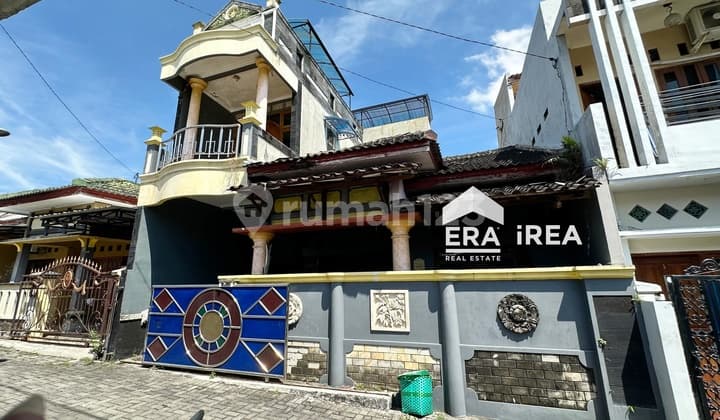 Rumah 3 Lantai Dekat Palur Plaza di Solo