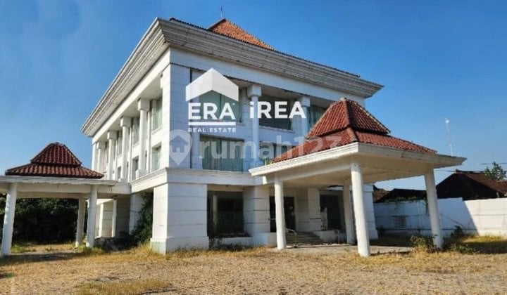 Building for Rent in Solo Near Pasar Gading