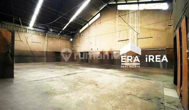 Gudang Bonus Tanah Dijual di Solo Kota Dekat Tatv Akses Truk