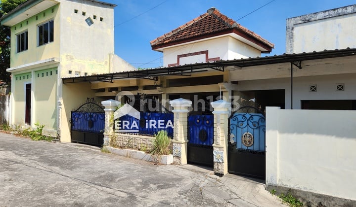 Rumah Kost Dijual di Pajang Solo Kota Dekat Solo Square