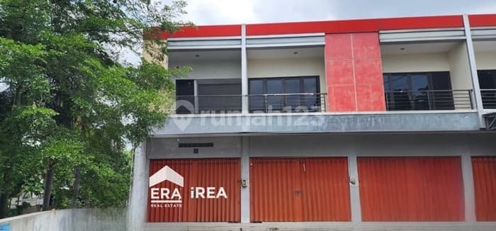 Ruko 2 Lantai Dekat Pasar Gede Siap Pakai