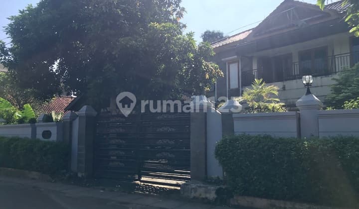 Rumah Tua Hit Tanah Margasatwa Raya