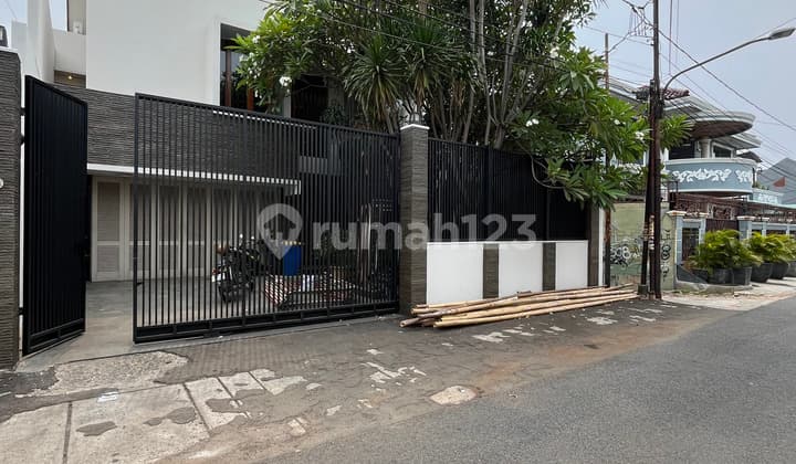 Dijual Rumah di Permata Hijau Jakarta Selatan