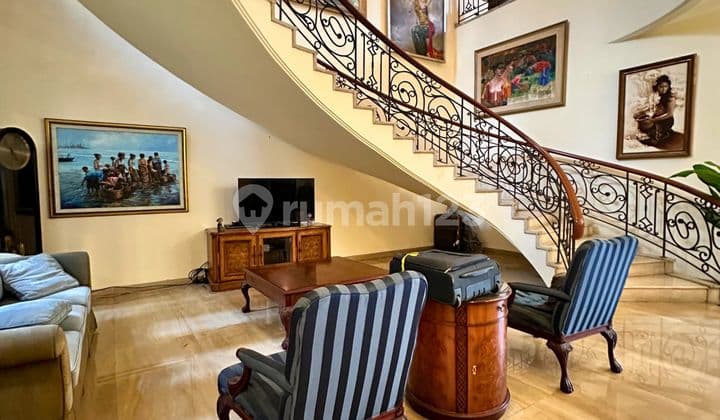 Dijual Rumah Mewah di daerah Menteng dekat dengan jalan cendana