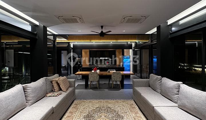 Luxury House for Sale in Kebayoran Baru