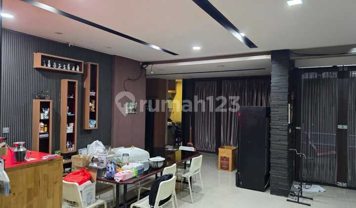 Affordable 2-Story House for Rent in Banjar Wijaya