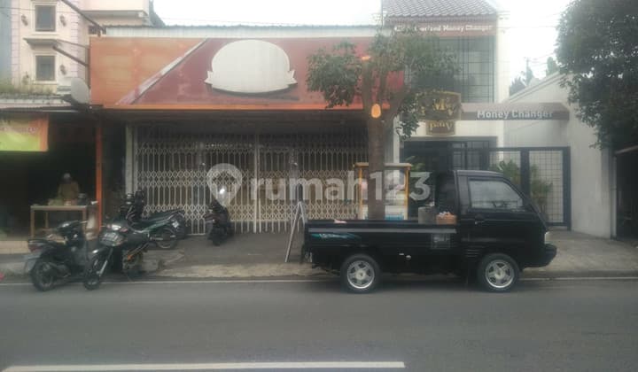 Strategic Shop House for Business/Shop/Clinic on Jl Parangtritis, Mantrijeron, Yogyakarta