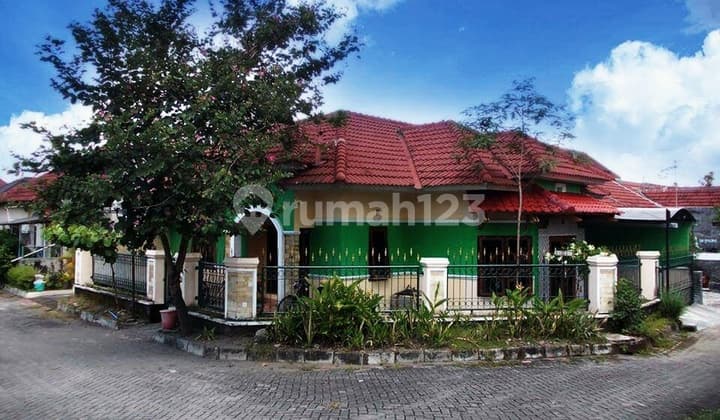 Rumah 1 Lantai Dekat Kampus Isi Jogja, Dalam Perum Alam Citra.