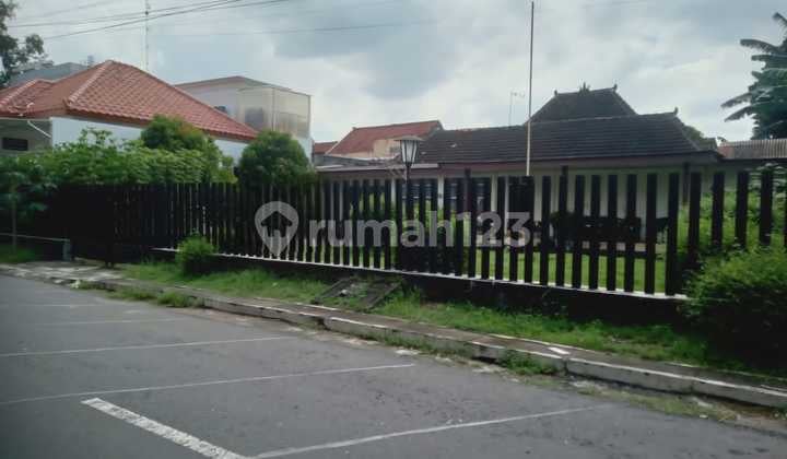 Rumah Lama Strategis Berada di Tengah Kota Wisata Kraton Yogyakarta