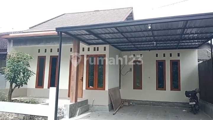 Rumah dengan Lingkungan Asri Lokasi Dekat Smpn 3 Ngaglik Sleman.