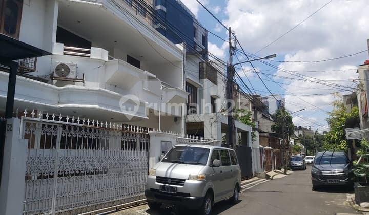 Tomang Beautiful House 2 Floors SHM Cheapest