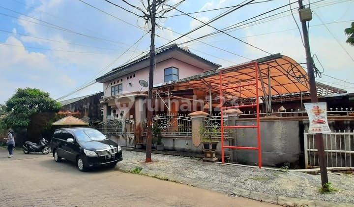 Rumah Cantik 2Lt dan Luas Karang Tengah