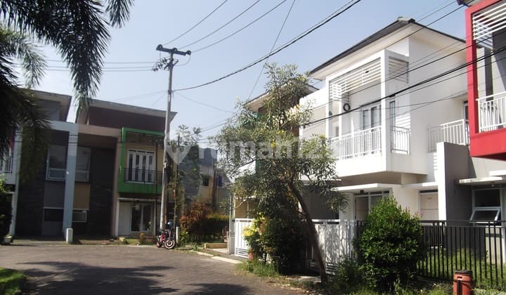 Rumah Cantik Buana Ciwastra Residence