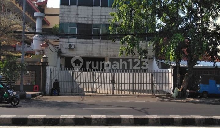 Ruko Zainul Arifin Raya (sederetan Fave Hotel)