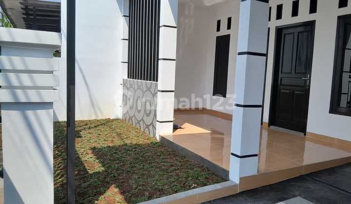 Rumah 2 Lantai Dalam Komplek Di Cinere, Jakarta Selatan