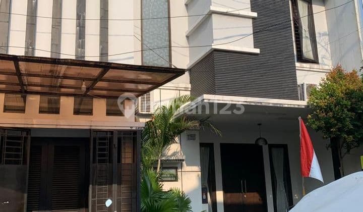 Rumah Dalam Cluster Di Pejaten Barat, Jakarta Selatan