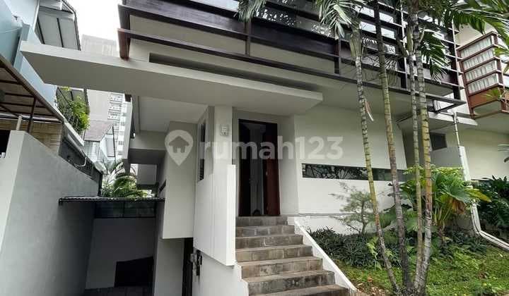 Rumah Townhouse Ada Kolam Renang Di Kemang, Jakarta Selatan