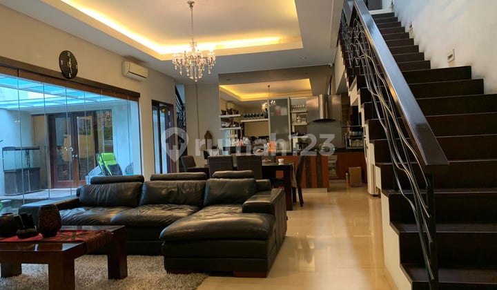 Rumah Lux 2 Lantai Kavling Eksklusif Di Singgasana Pradana Bandung