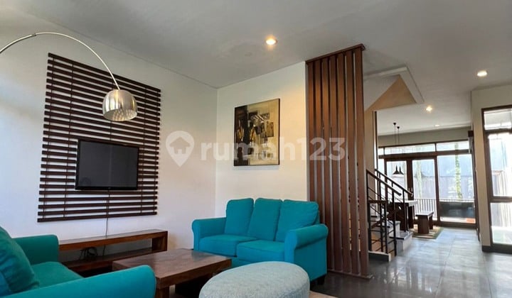 Rumah Setraduta Bagus Minimalis Furnished di Kompleks Setraduta Bandung, Setra Duta