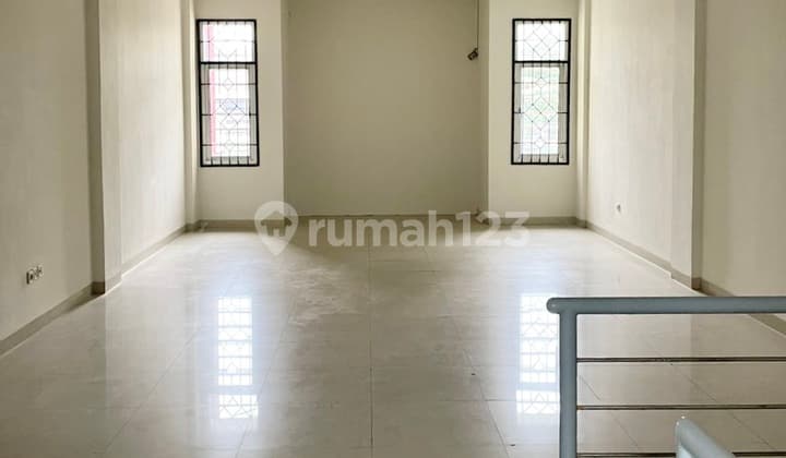 Ruko Lengkong Besar 3.5 Lantai Pusat Kota Bandung di Lengkong Besar Bandung, Lengkong 95.0 m² Semi Furnished SHM