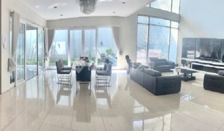 Rumah Lux Bagus Di Singgasana Pradana Kavling Exclusive Bandung Rumah Furnished Bagus di Kompleks Singgasana Pradana Bandung, Mekar Wangi