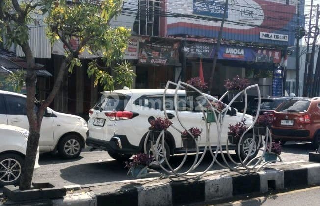 3-Story Shop House Jl Wahidin Gresik