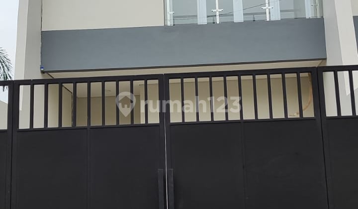 Rumah Mewah Siap Huni 2 Lantai Minimalis Moderen Di Taman Meruya Indah Jakarta Barat