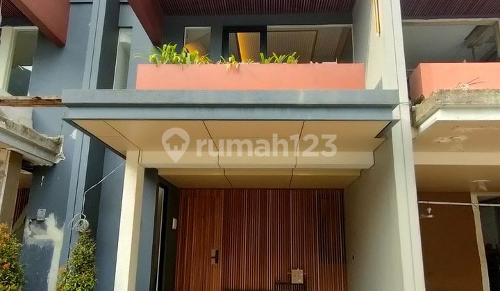 Rumah Minimalis Modern 3 Lantai Siap Huni