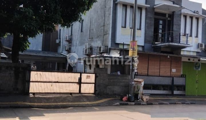 Boarding House or For Business, Main Road, Strategic Location, BSD