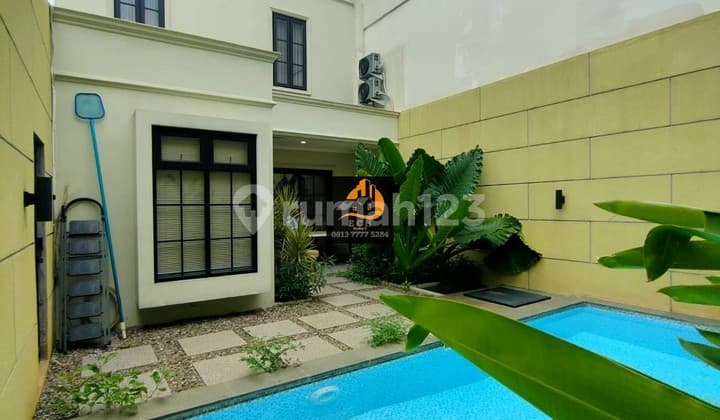 T81.Rumah Mewah 3Lt American Classic DLm Komp Cempaka Putih